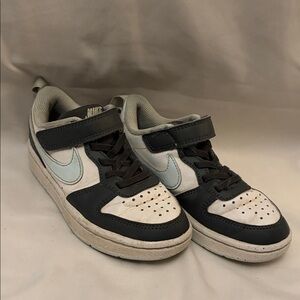 Nike Kids Navy, White & Light Blue Velcro Low-Top Sneakers